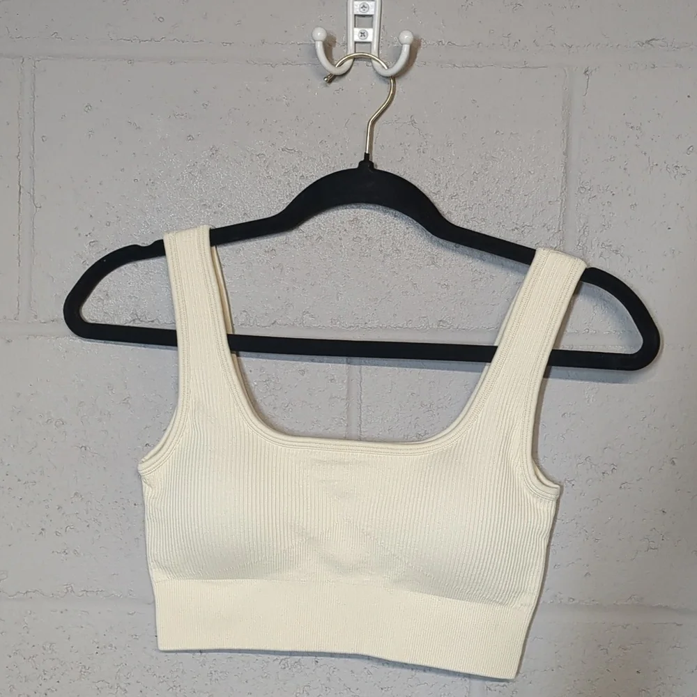 Medium Support Tank Top Ribbed Seamless Activewear Yoga Bra Size S NWOT - Picture 2 of 5